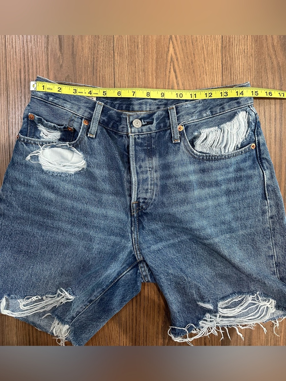 Levi’s 501 90s Distressed Denim Shorts - Picture 4 of 6
